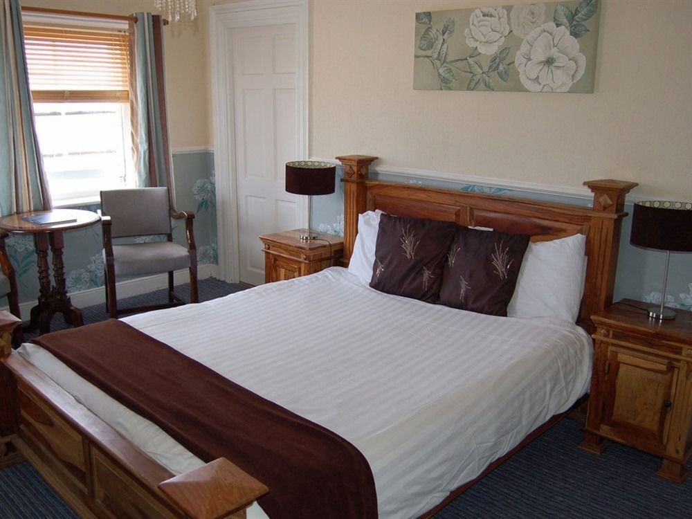 Schooner Hotel อัลน์มัธ ภายนอก รูปภาพ