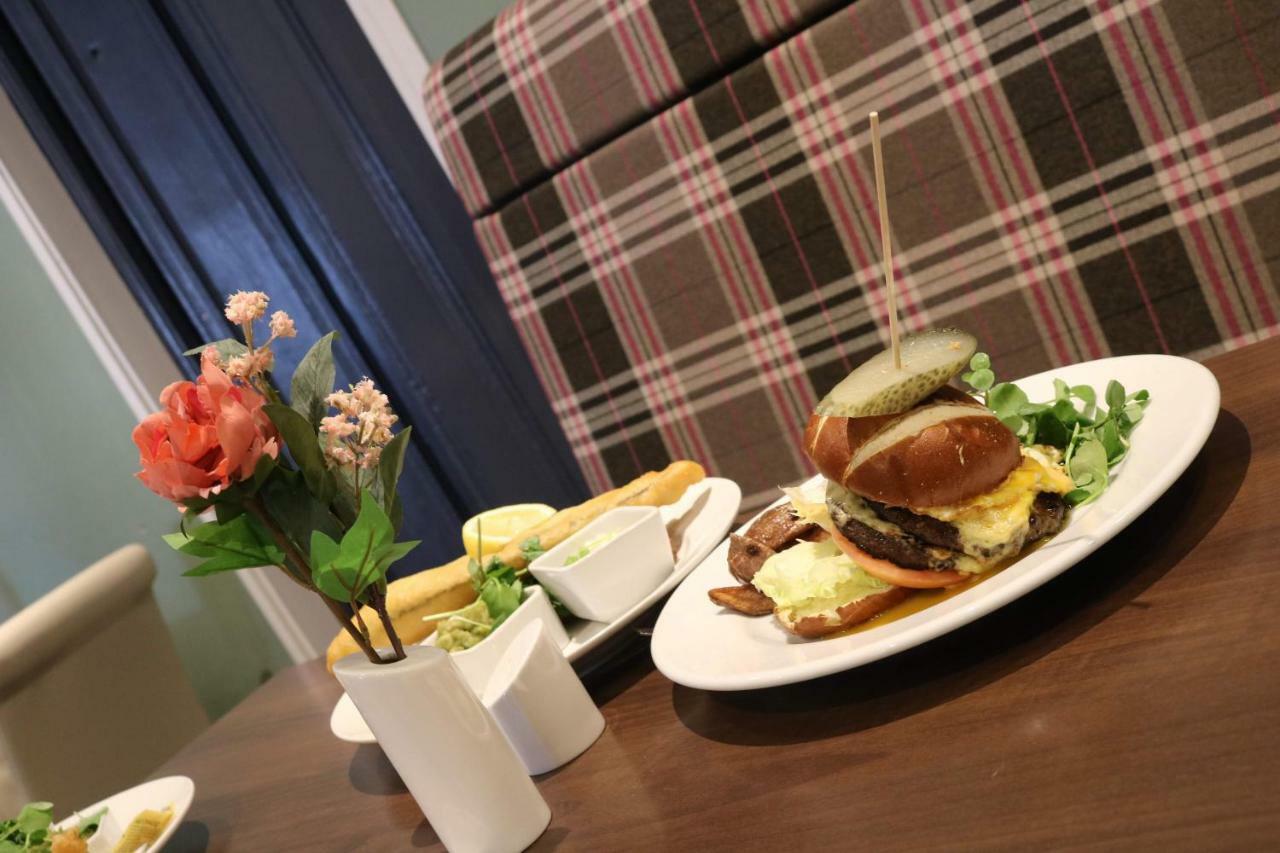 Schooner Hotel อัลน์มัธ ภายนอก รูปภาพ